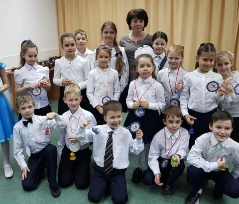 Die jüngeren Schülerinnen und Schüler des Ensembles